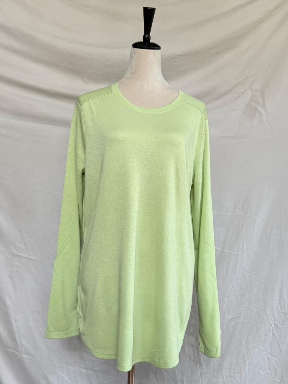 Mono B Light Pastel Green Long Sleeve Crewneck Top